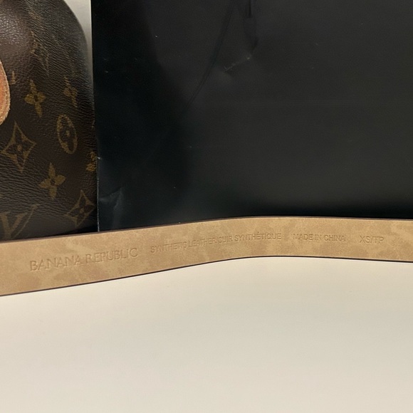 NWT Banana Republic Women's Ostrich Synthetic Leather Belt, XS, Gold Buckle - Picture 10 of 11